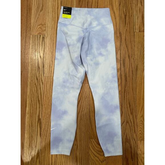 The Nike One Tight Fit Leggings - Picture 2 of 6